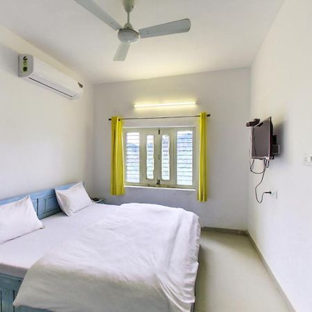 Shikhar Bunglow - A Stunning Valley View Bungalow In Mount Abu Bed & Breakfast Exterior foto