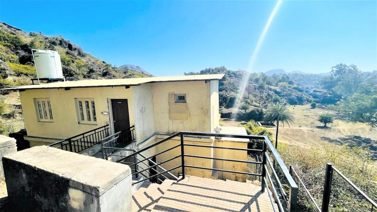 Shikhar Bunglow - A Stunning Valley View Bungalow In Mount Abu Bed & Breakfast Exterior foto