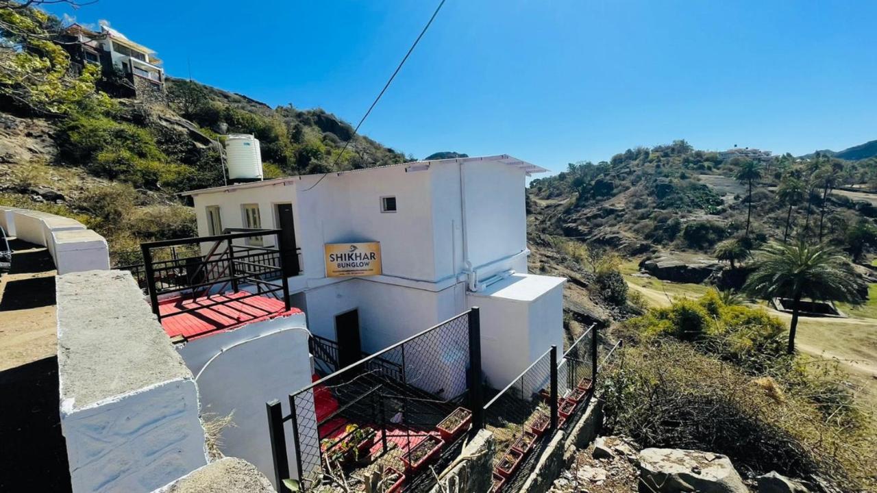 Shikhar Bunglow - A Stunning Valley View Bungalow In Mount Abu Bed & Breakfast Exterior foto